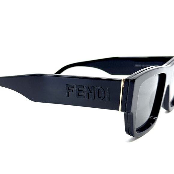 New, FENDI Sunglasses FE40118I 01A Authentic - Picture 6 of 12